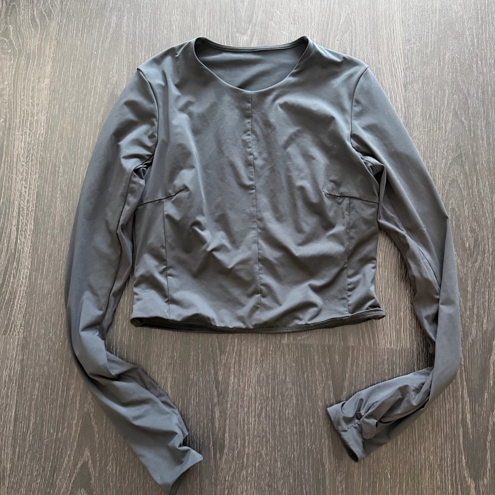 Lululemon black top size 6